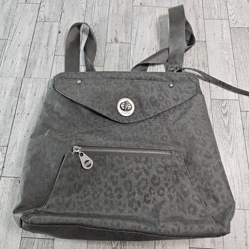 Baggallini Gray Nylon Cheetah Leopard Shoulder Crossbody Purse Bag Backpack